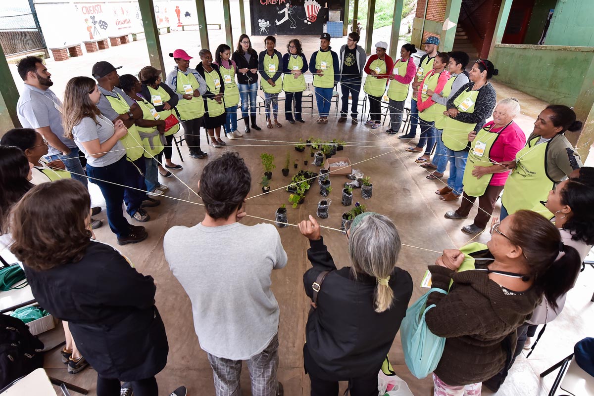 Projeto Hortas Urbanas movimenta o bairro Castanheiras